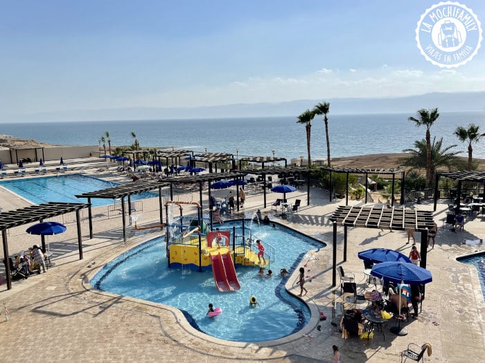 Diferentes piscinas del hotel Dead Sea Spa