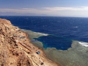 Vista aérea de Blu Hole en Dahab